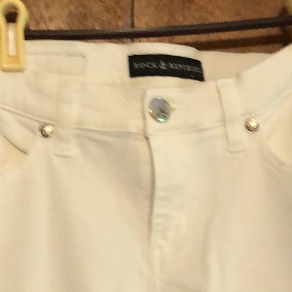 Rock & Republic white jeans - Picture 3 of 8